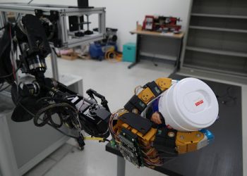 Optimizing Object Grasping Strategies Through Iterative Trials for Precise Robotic Manipulation