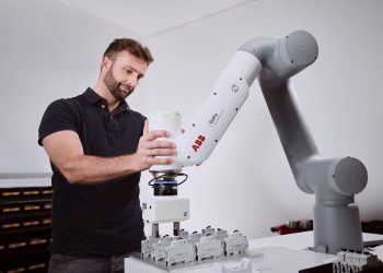 Collaborative Robots Need Real-Time Perception of Their Surroundings, Especially for Human Interaction