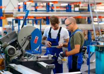 The Rapid Development of Autonomous Robotics Technology and Its Impact on the Global Labor Market: Challenges and Opportunities