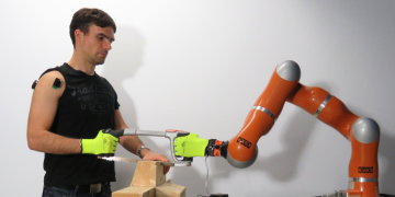 How to View the Evolution of the Future ‘Human-Robot Collaboration’ Model, Especially in the Deep Integration in the Workplace and Home Life